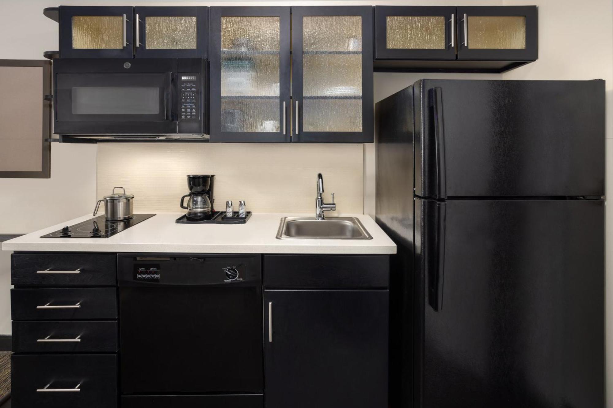Candlewood Suites Philadelphia - Airport Area By Ihg Chester Eksteriør bilde