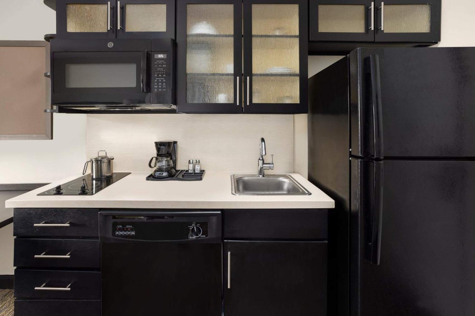 Candlewood Suites Philadelphia - Airport Area By Ihg Chester Eksteriør bilde