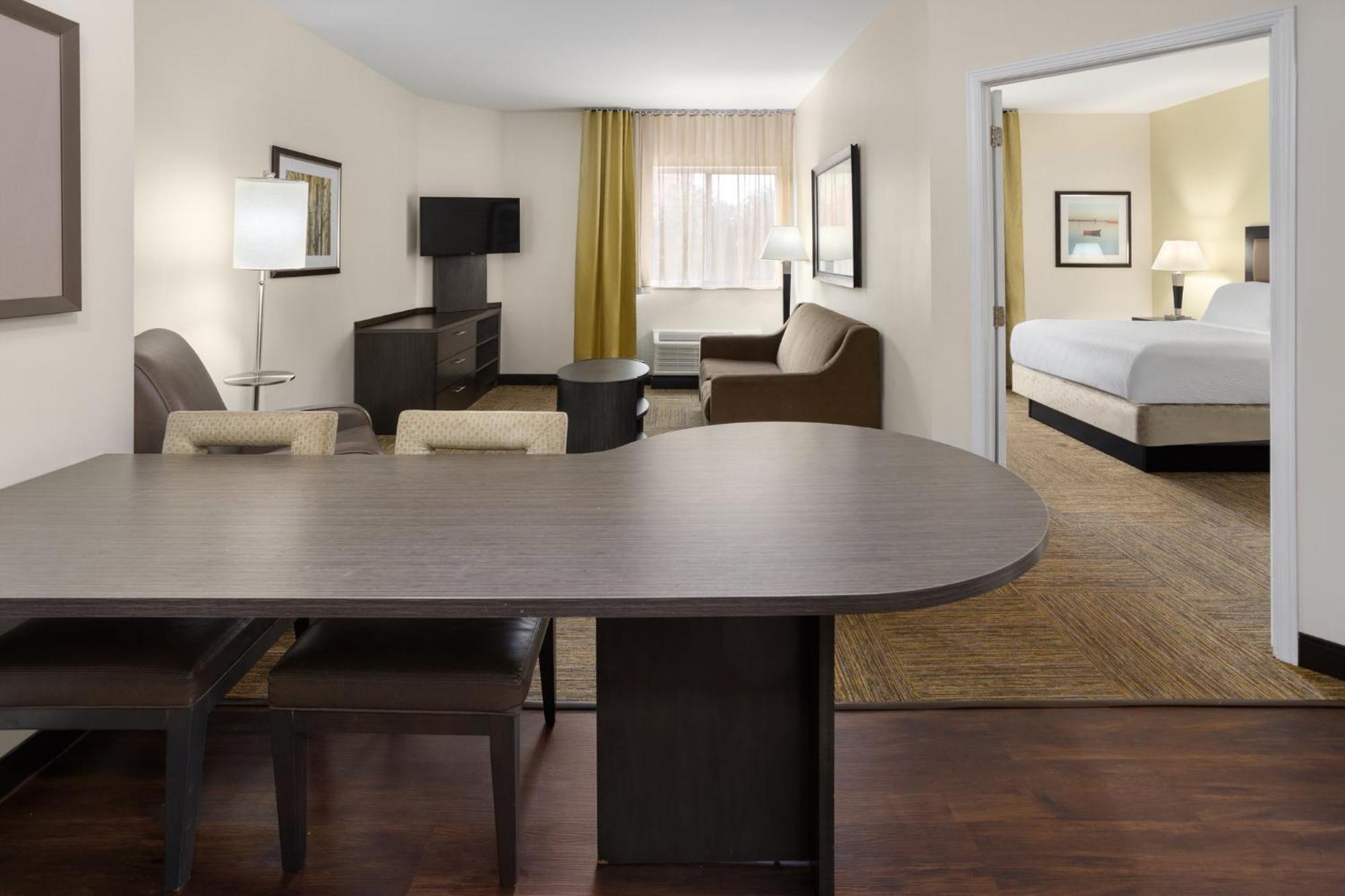 Candlewood Suites Philadelphia - Airport Area By Ihg Chester Eksteriør bilde