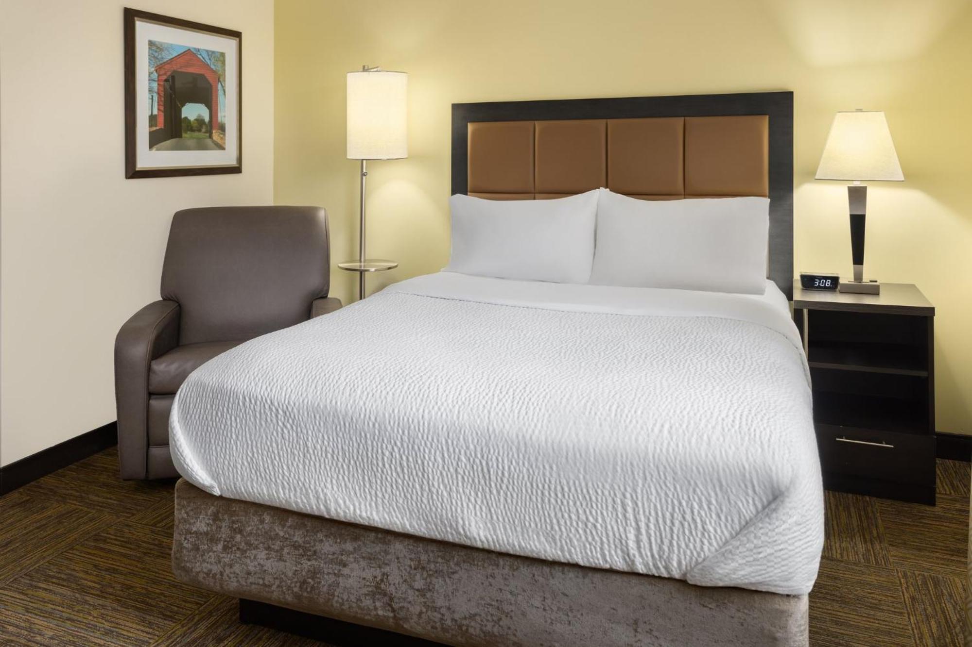 Candlewood Suites Philadelphia - Airport Area By Ihg Chester Eksteriør bilde