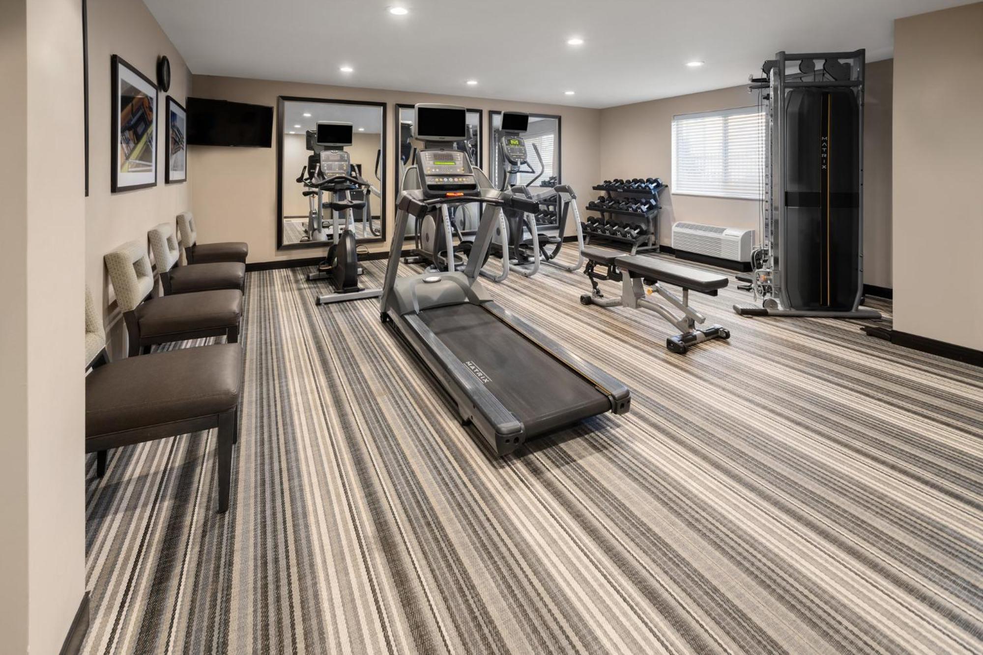 Candlewood Suites Philadelphia - Airport Area By Ihg Chester Eksteriør bilde